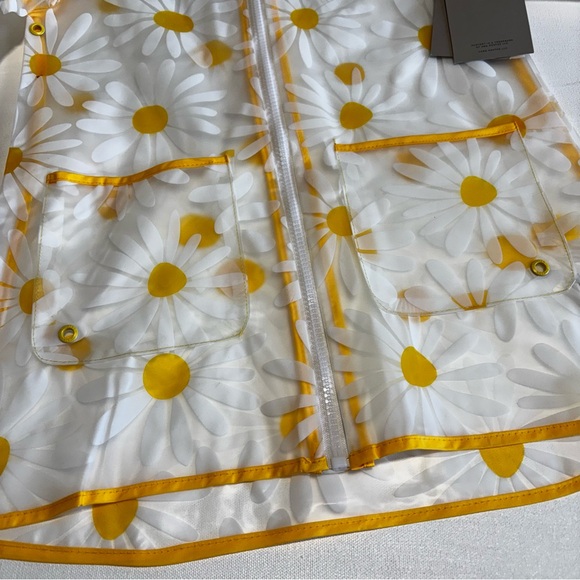Hunter Daisy Print Transparent Raincoat with Yellow Highlights - Picture 7 of 10